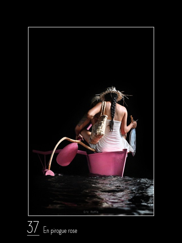 En pirogue rose